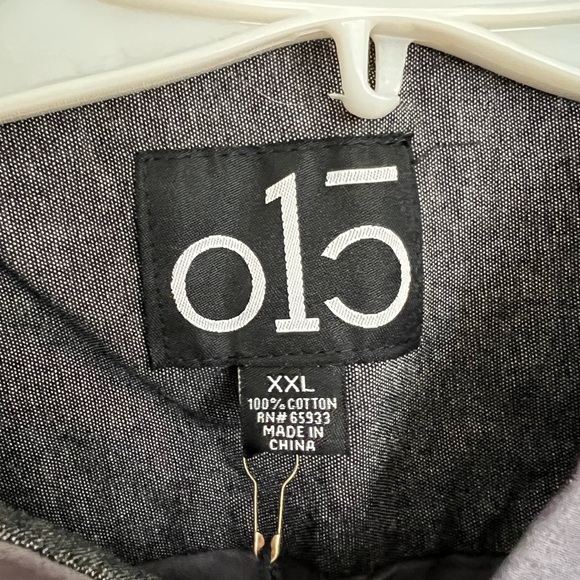 Mens button up - Picture 3 of 3